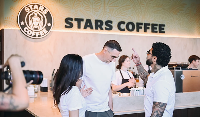 В Москве открылась первая точка Stars Coffee — новая версия ушедшего из России Starbucks