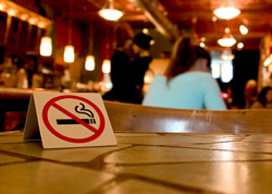 В Испании запустили поисковик по &quot;курящим&quot; кафе