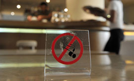Рестораны и кафе начнут освобождать от курения с 2015 года