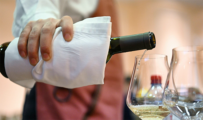 Бухаров ратует за отмену лицензии на продажу российских вин