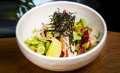 Тайский салат с осьминогом