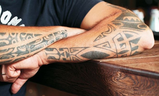 Нательные рисунки: татуировки артиста HOLLYFLAME